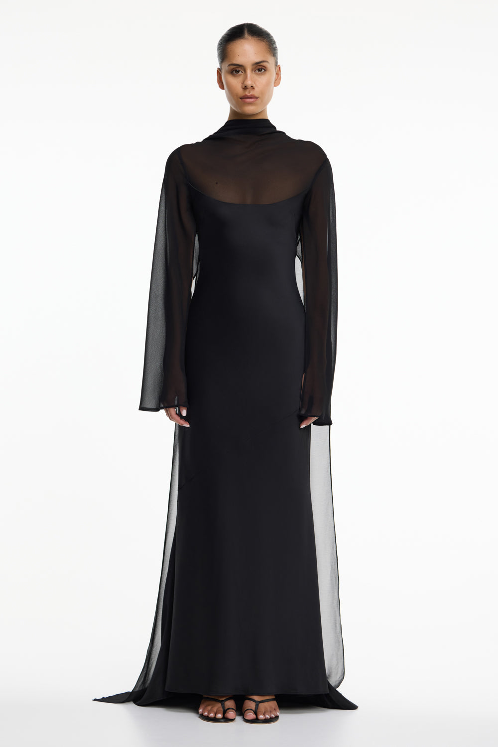 Devlyn Long Sleeve Gown in Black