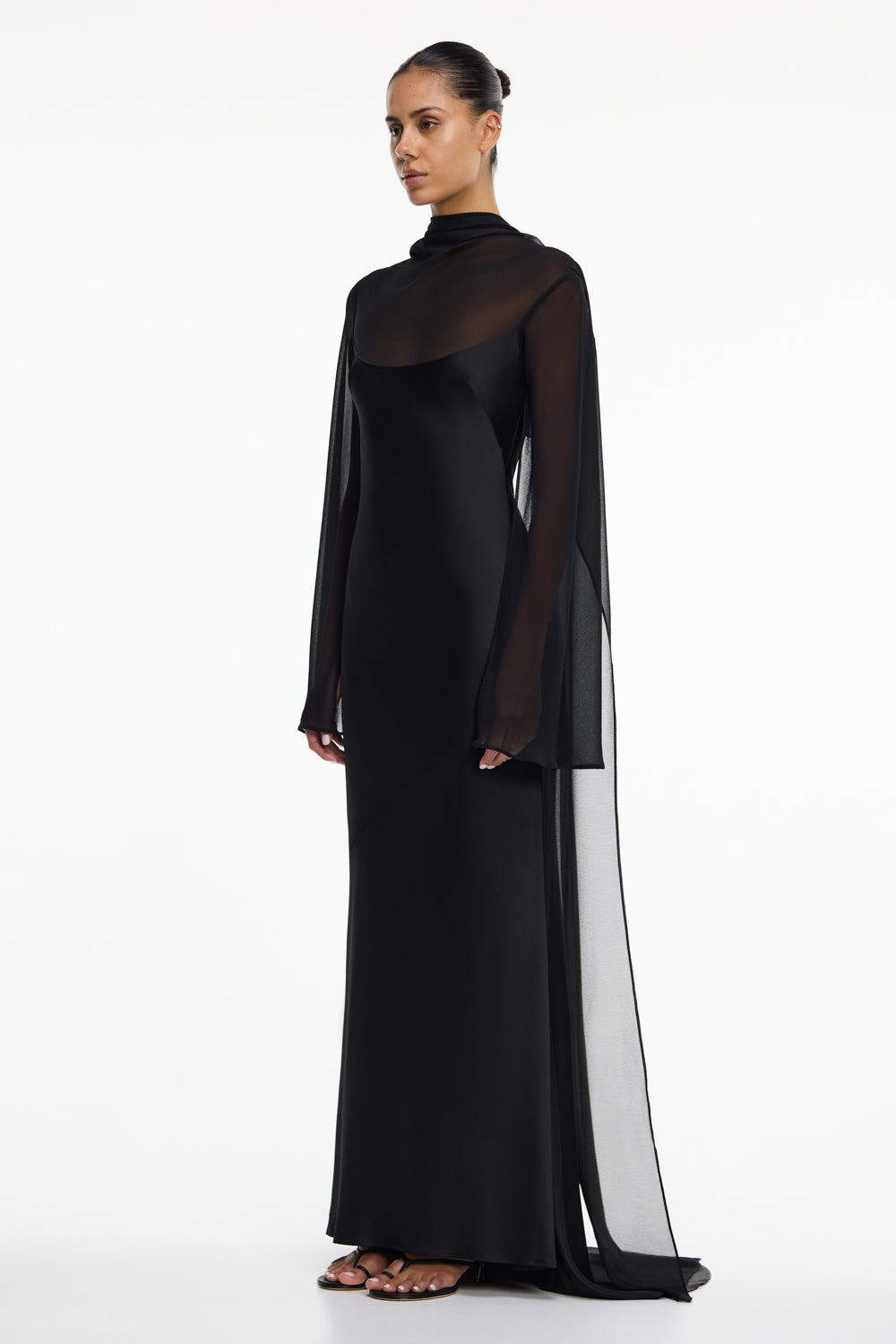 Devlyn Long Sleeve Gown in Black
