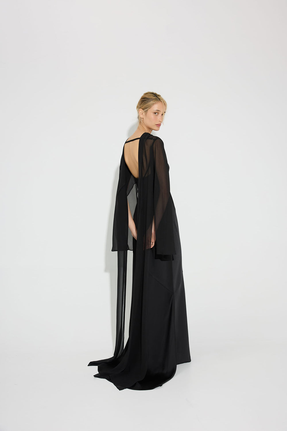Devlyn Long Sleeve Gown in Black