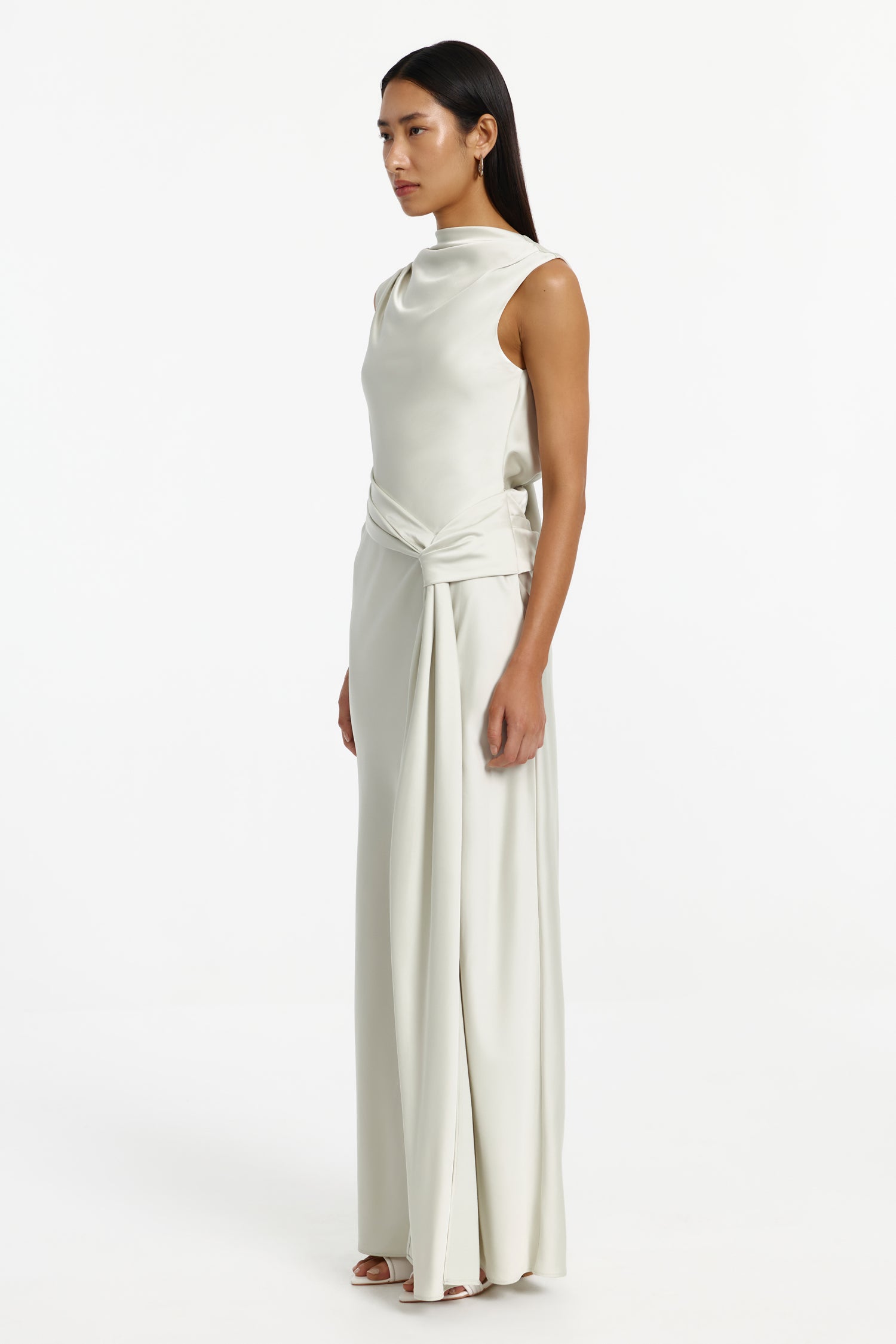 CORE-SS260412D_LUKA_GOWN-OYSTER-2