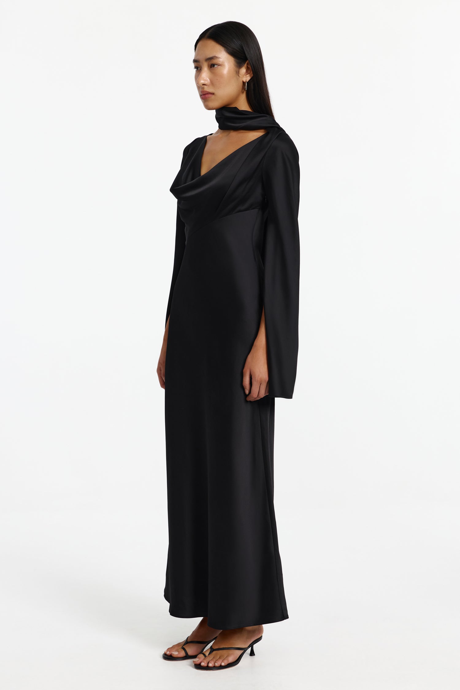 CORE-SS260413D_LUKA_LONG_SLEEVE_GOWN-BLACK-2