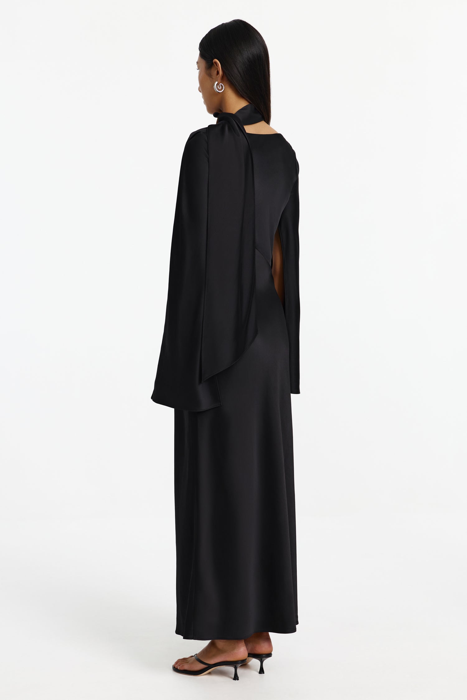 CORE-SS260413D_LUKA_LONG_SLEEVE_GOWN-BLACK-3