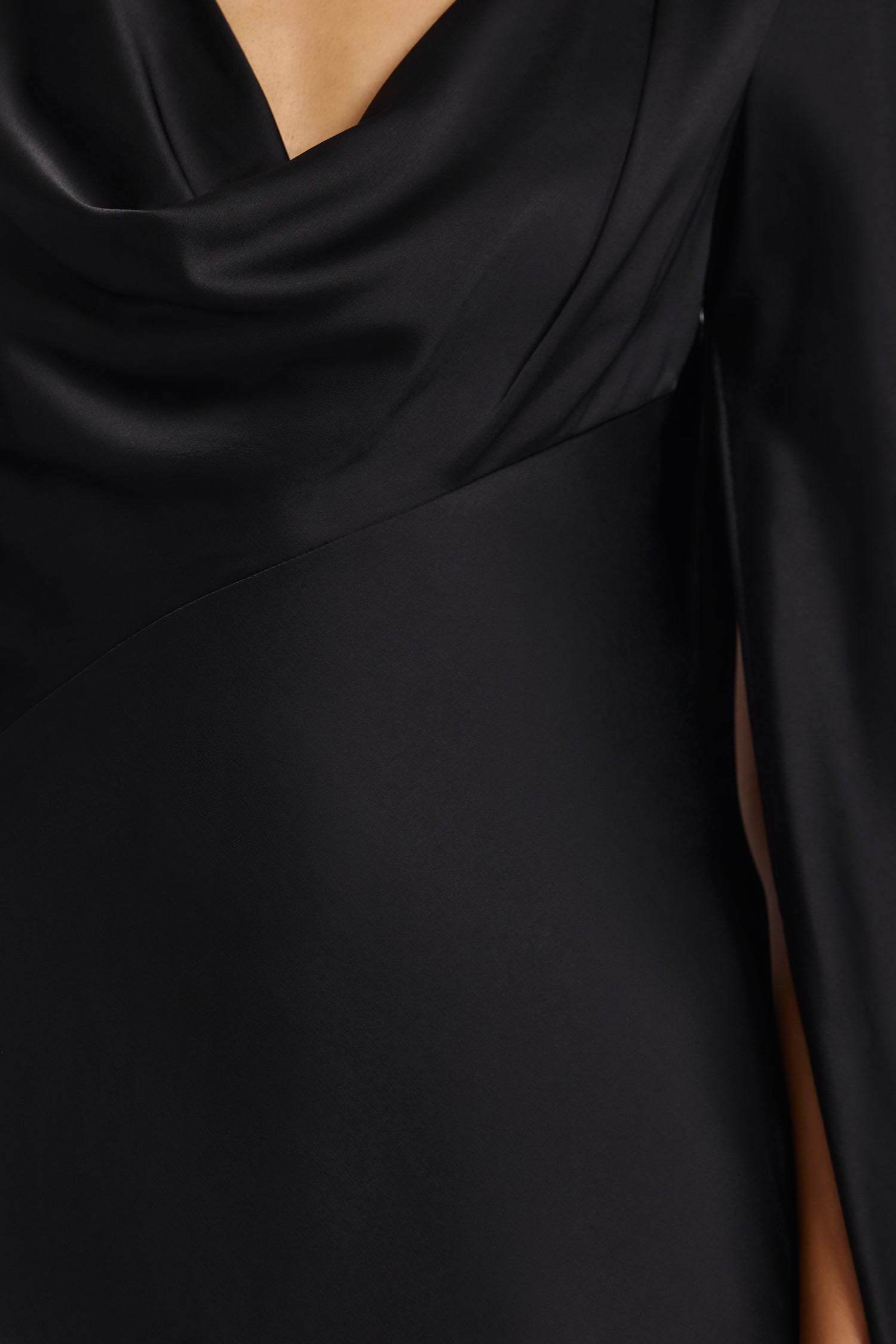CORE-SS260413D_LUKA_LONG_SLEEVE_GOWN-BLACK-4