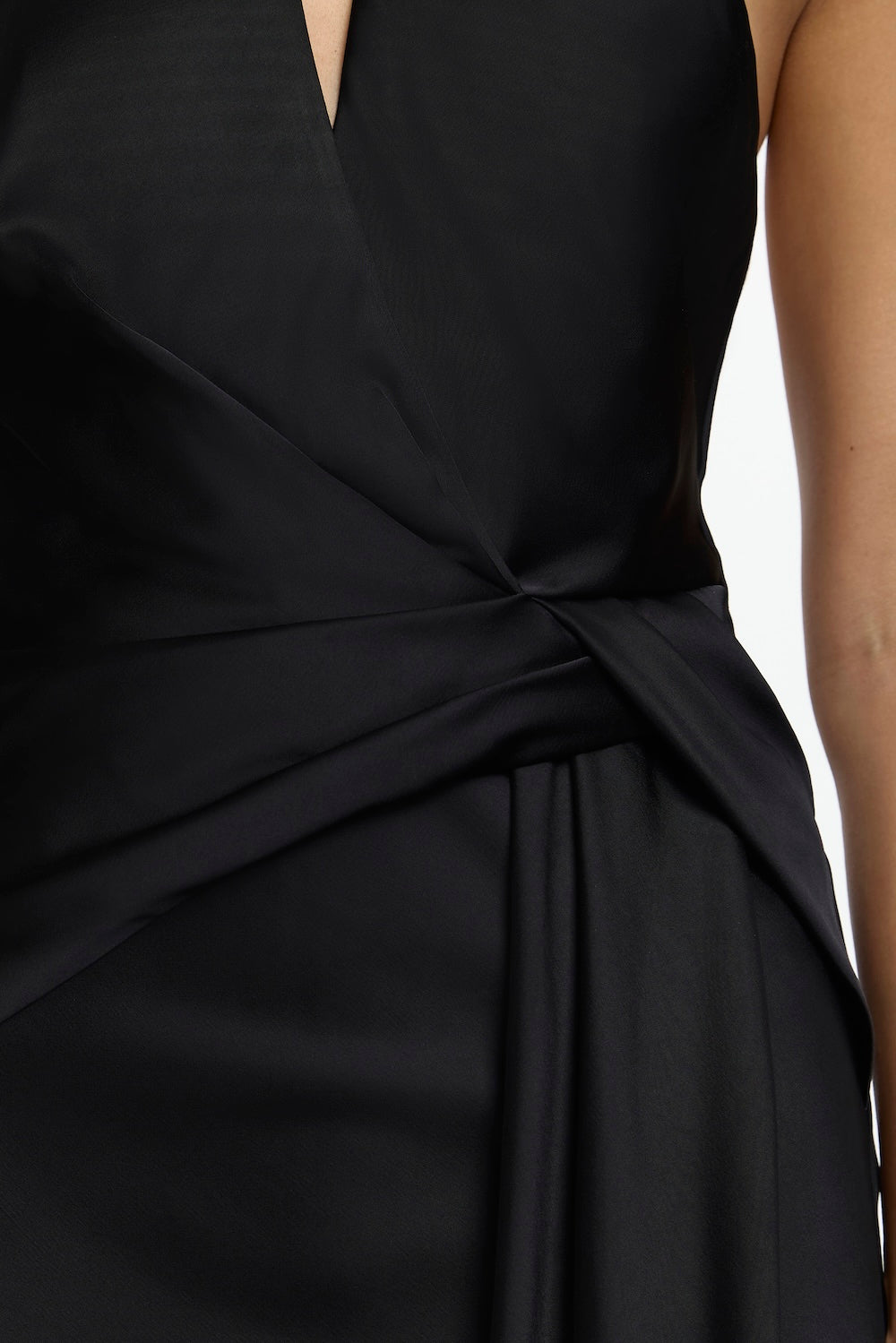 CORE-SS260710D_DAIRA_MAXI_DRESS-BLACK-4