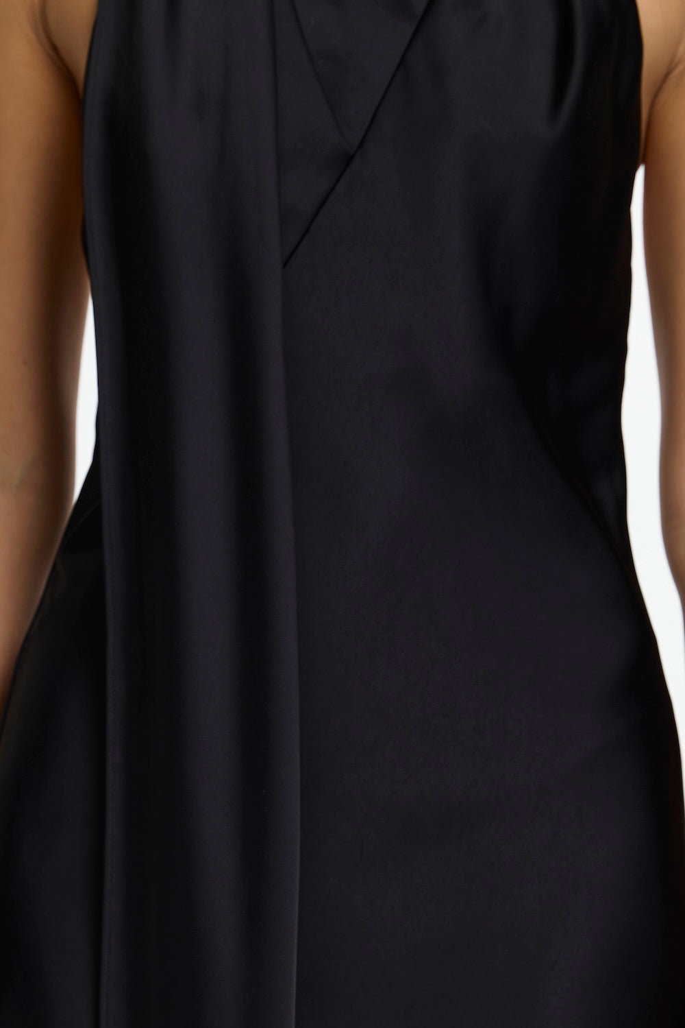 CORE-SS260713D_DAIRA_MINI_DRESS-BLACK-4