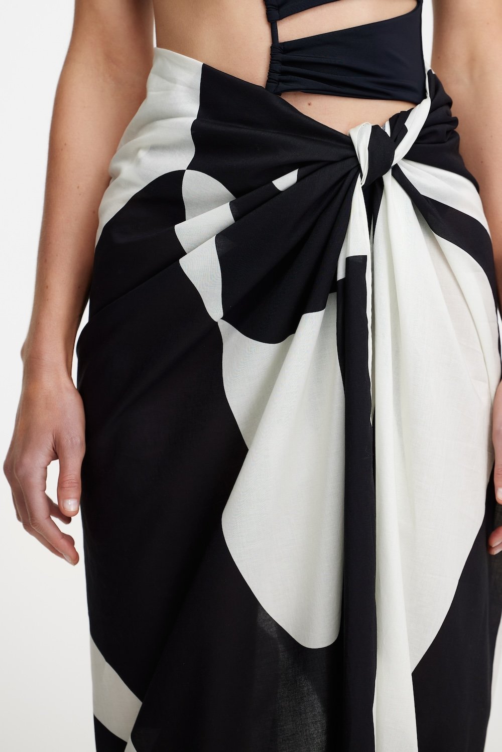 Marcella Sarong