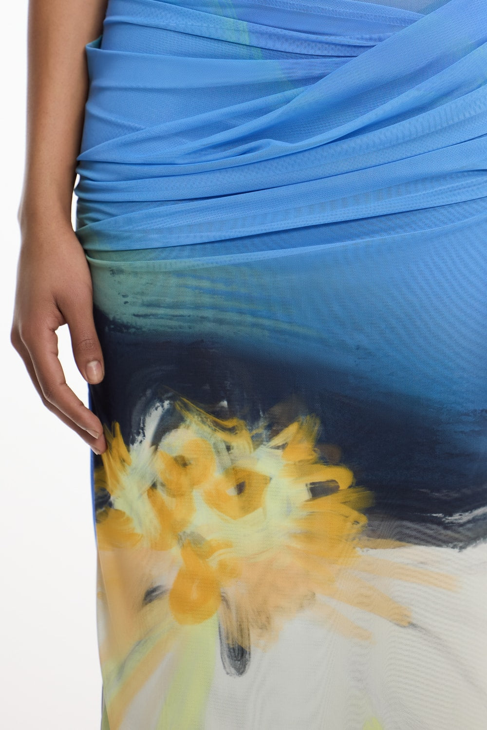 D1-SD2601109D-PRT_CEIRA_STRAPLESS_MAXI_DRESS_-POSY_IMPRESSION-4
