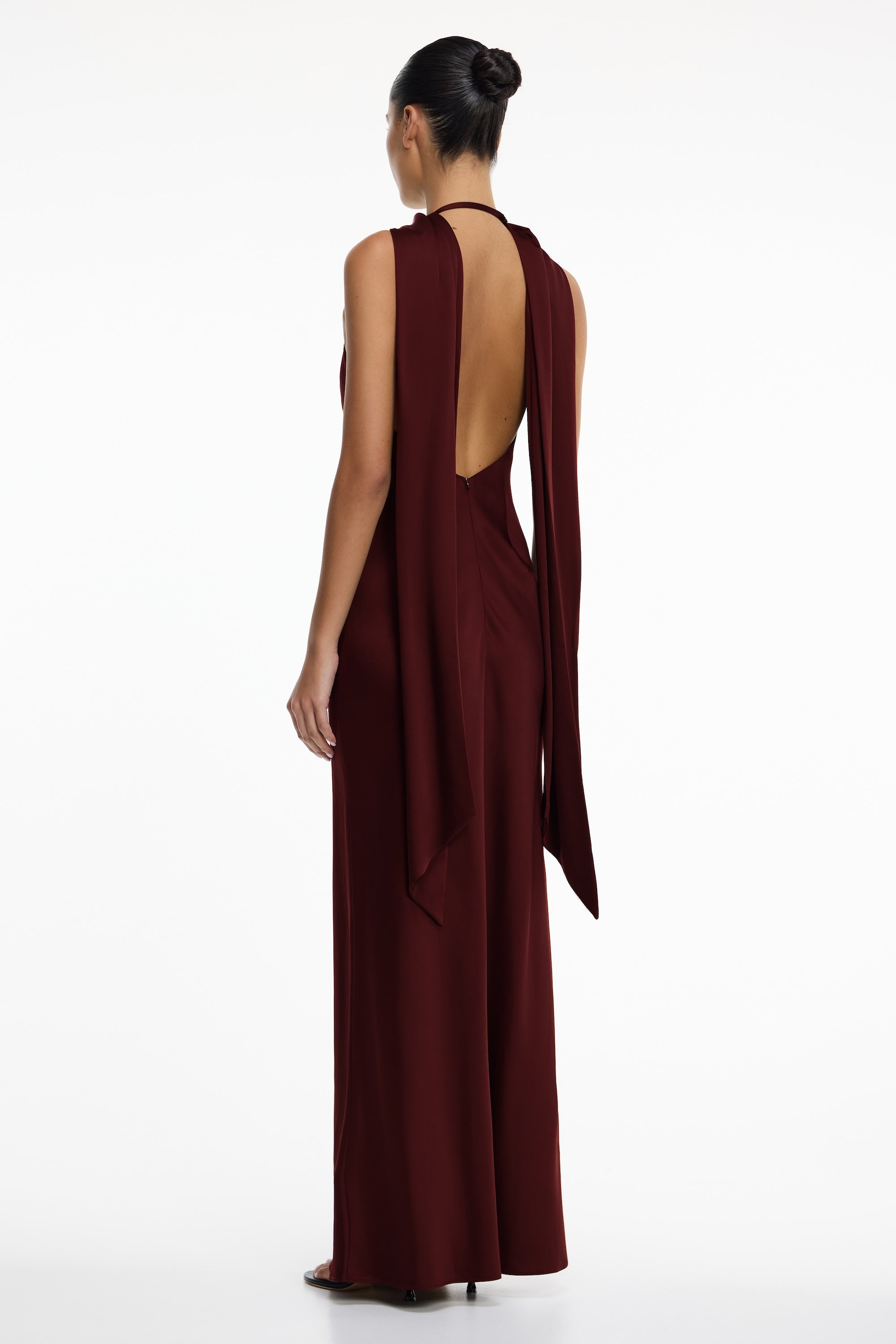 D2-SS2507130D-LUCILE_HALTER_MAXI_DRESS-BORDEAUX-3