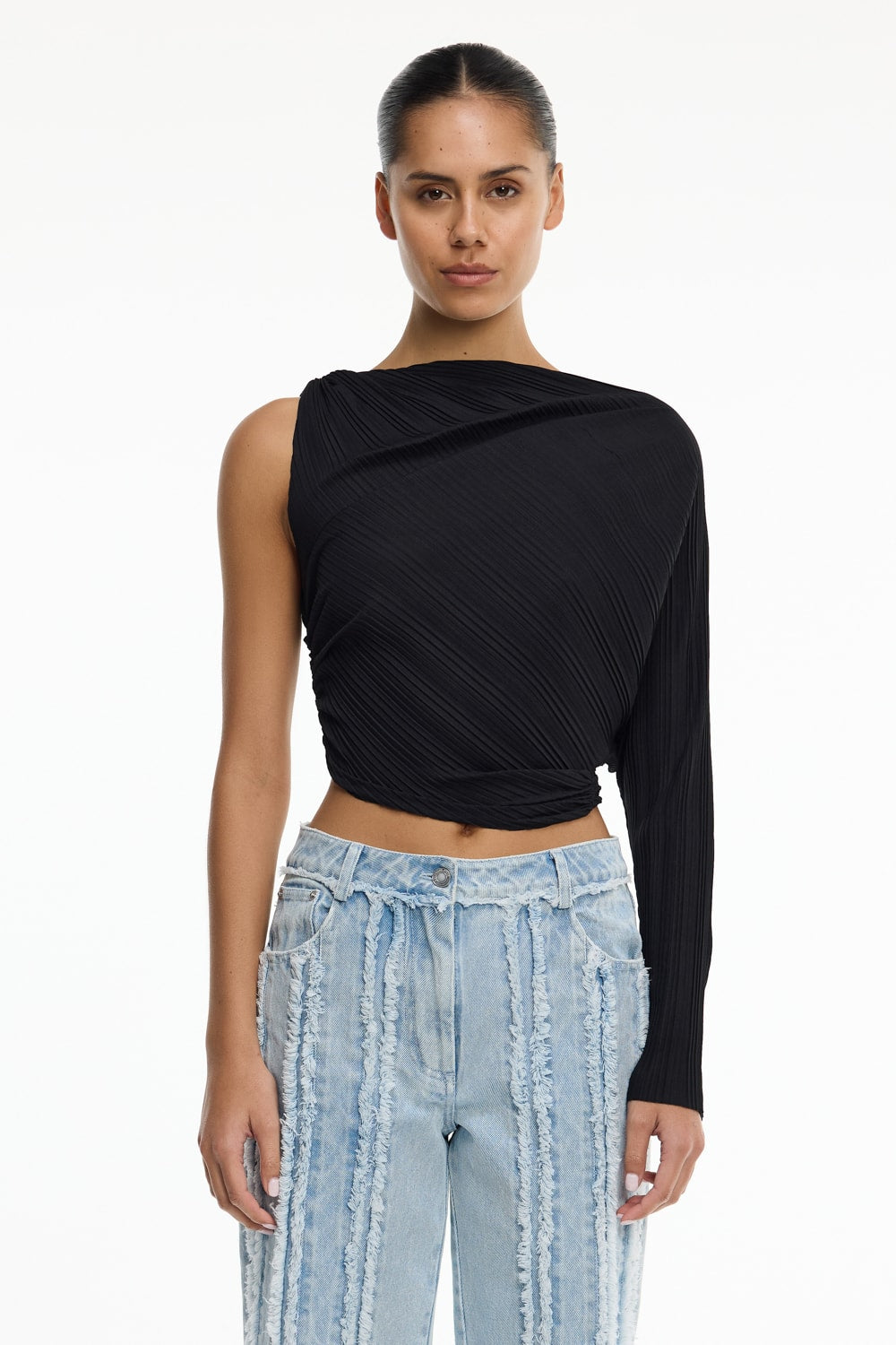 D3-SS260120T_NESTA_LONG_SLEEVE_TOP-BLACK-1