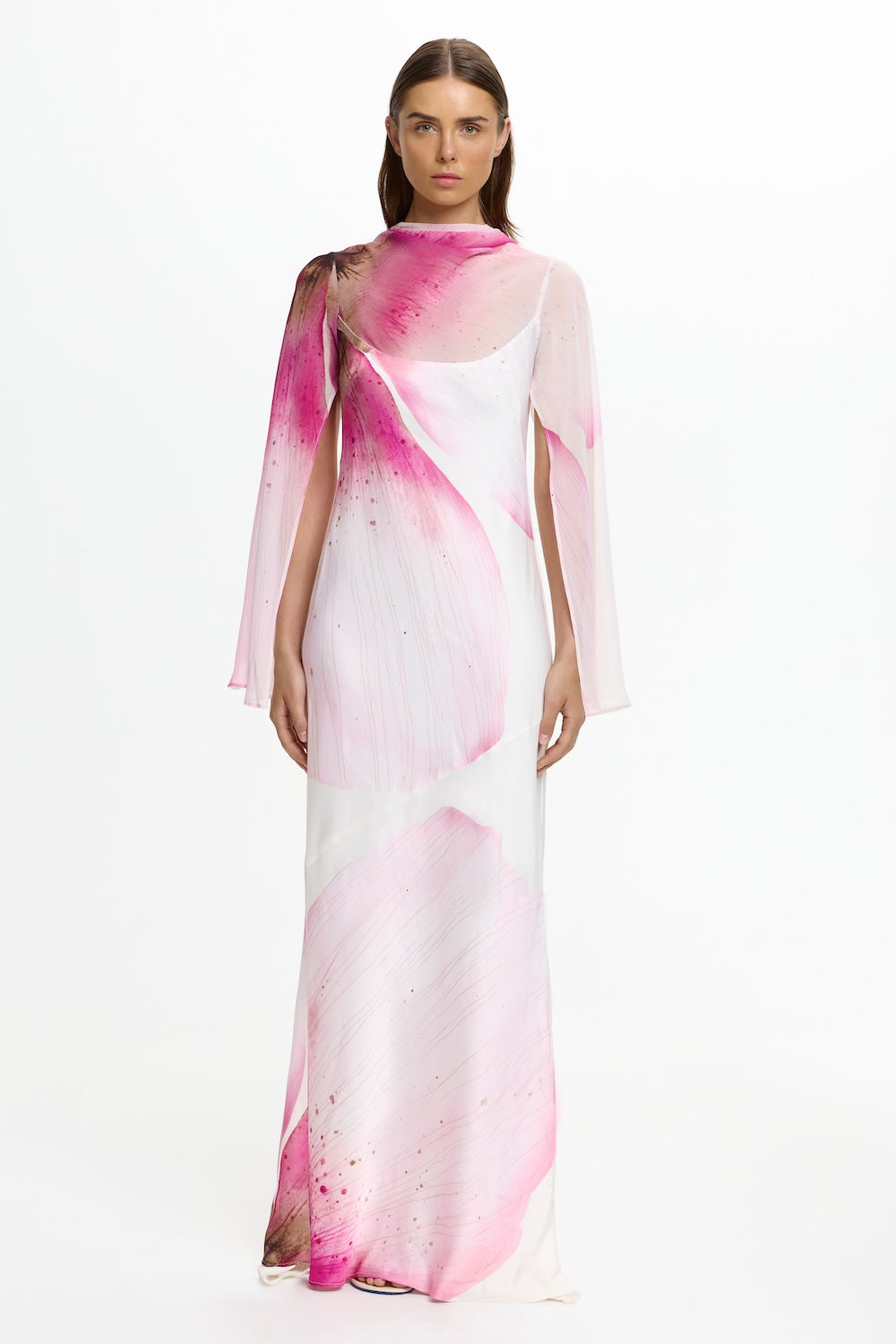 D3-SS260134D-F1-PRT_DEVLYN_LONG_SLEEVE_GOWN-PETAL_GARDEN-1