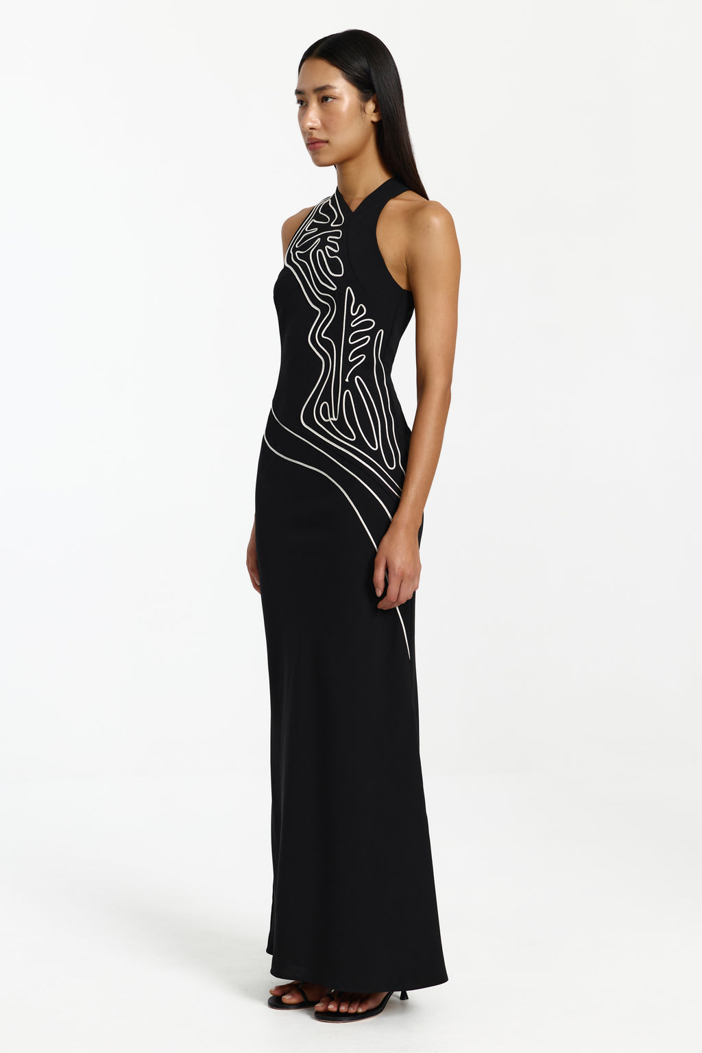 D3-SS260485D_VHARI_GOWN-BLACK-2
